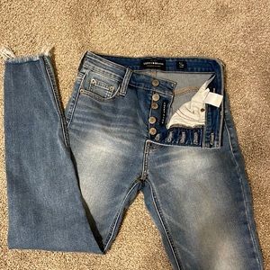 Lucky Brand women’s skinny raw hemmed jeans